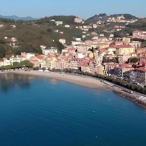 Lerici D'amare A 3 Min A Piedi Dalla San Terenzo